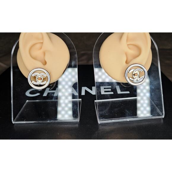 CHANEL CC Logos Turnlock Round Clip-On Earrings Silver Tone 97P - Picture 3 of 7